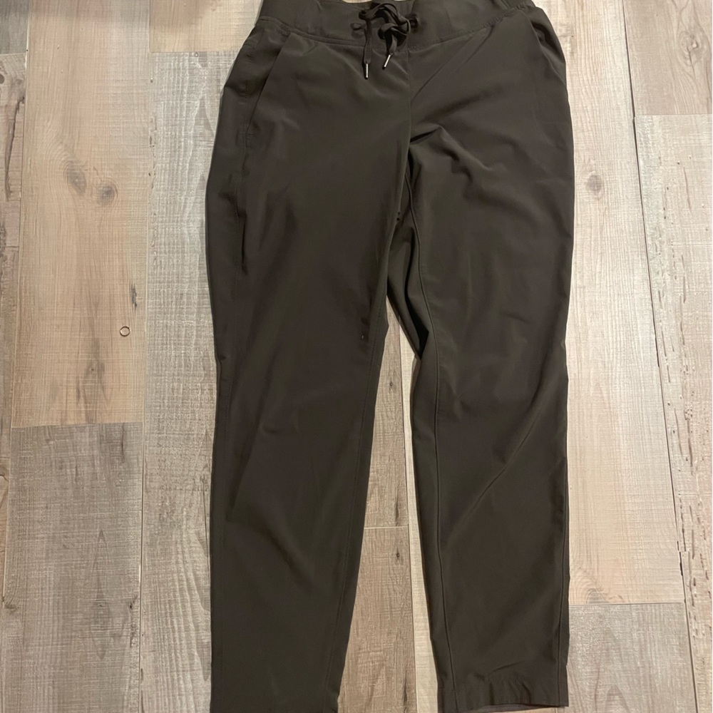 Athleta business casual olive pants size 4